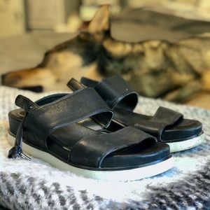 Bussola platform sandals